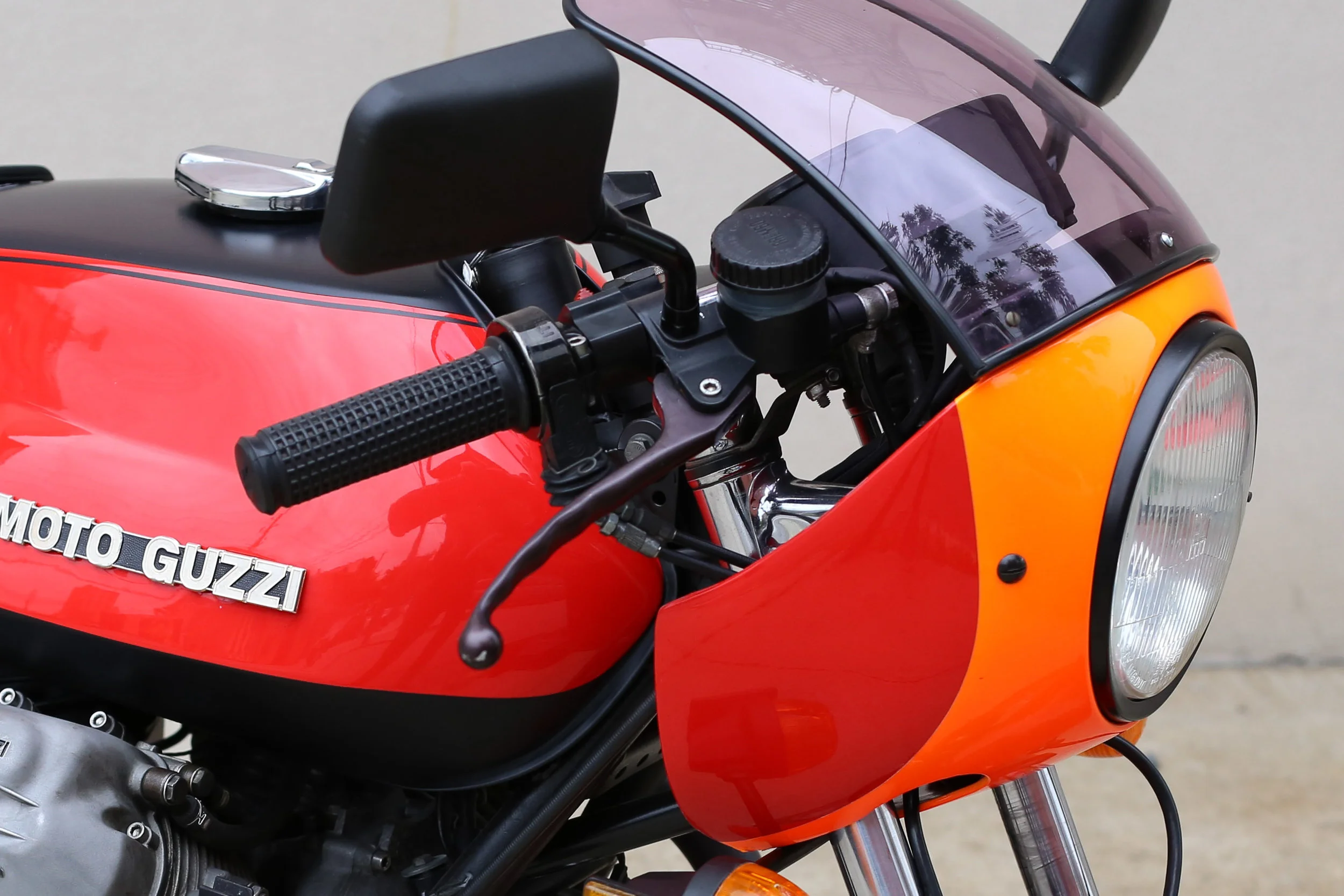 MINICHAMPS Moto Guzzi 850Mk1 Le-Mans Red